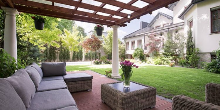 3 questions to ask when buying outdoor furniture covers